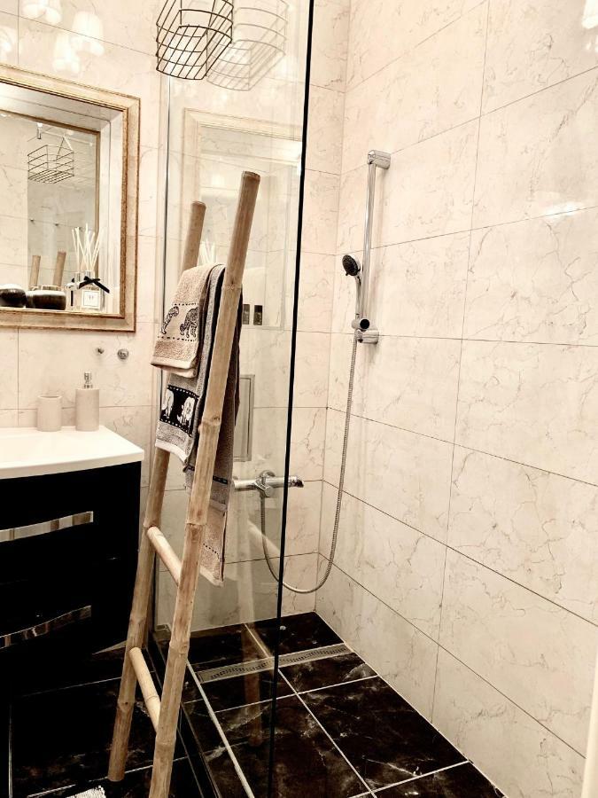 Oldtown Safari Lodge Bratislava Dış mekan fotoğraf